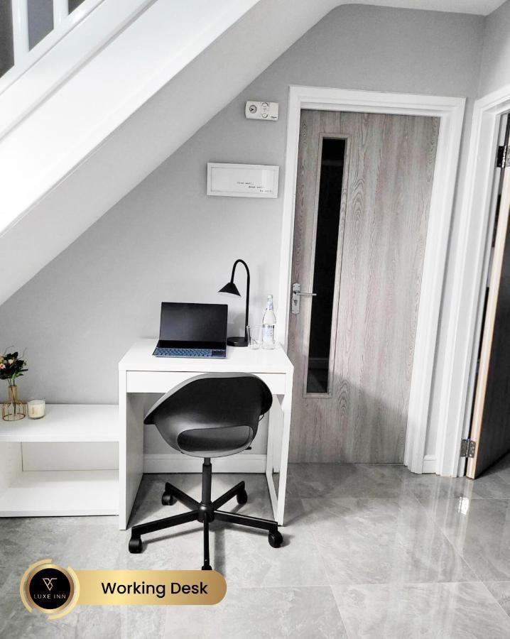 Nr Birmingham City Centre, 5 Bed, Luxe Inn エクステリア 写真
